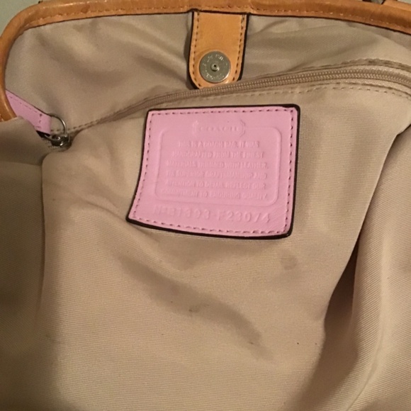 🔥COACH, Shoulder bag, see photos , very light stains on inside, exterior great - Picture 10 of 12